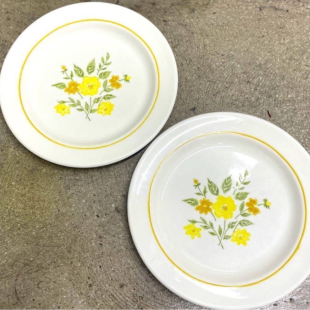 2 Vintage Small Plates